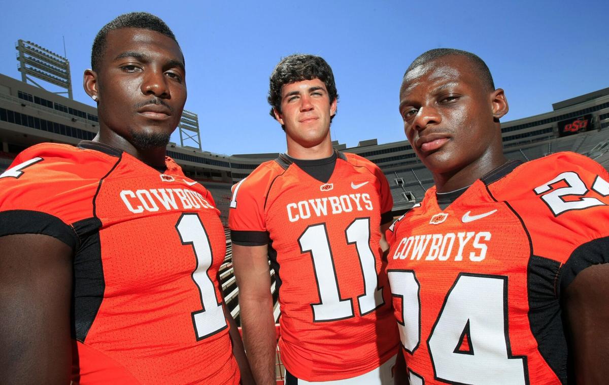 Oklahoma State players freak out when Dez Bryant reveals their new