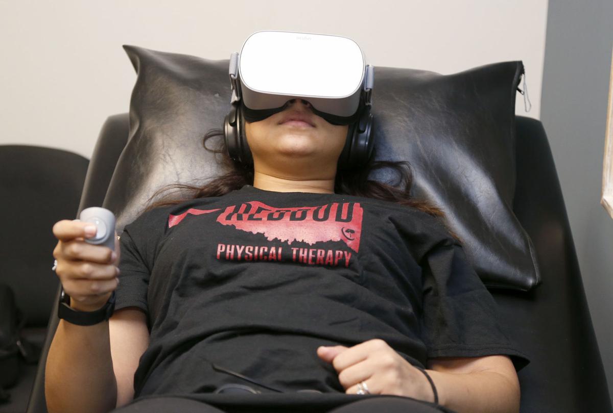 Physical therapy program incorporates virtual reality into pain