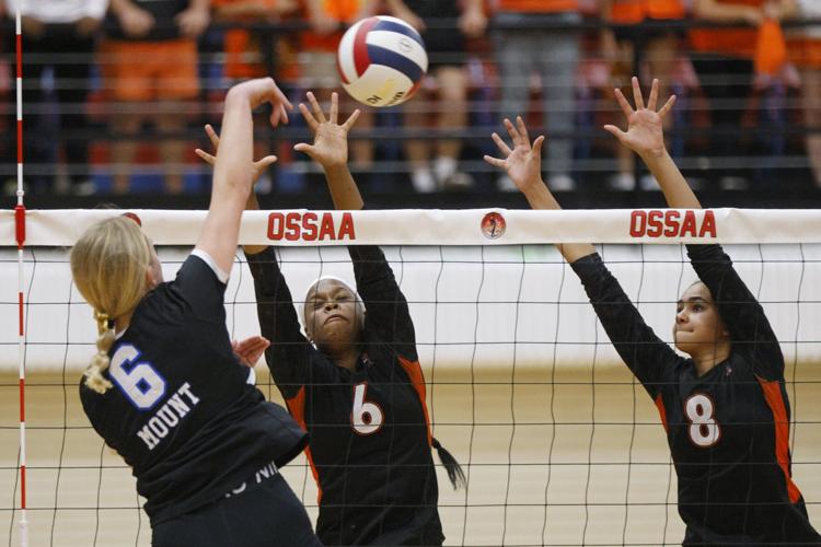 B.T. Washington falls short in 5A state championship against Mount St. Mary