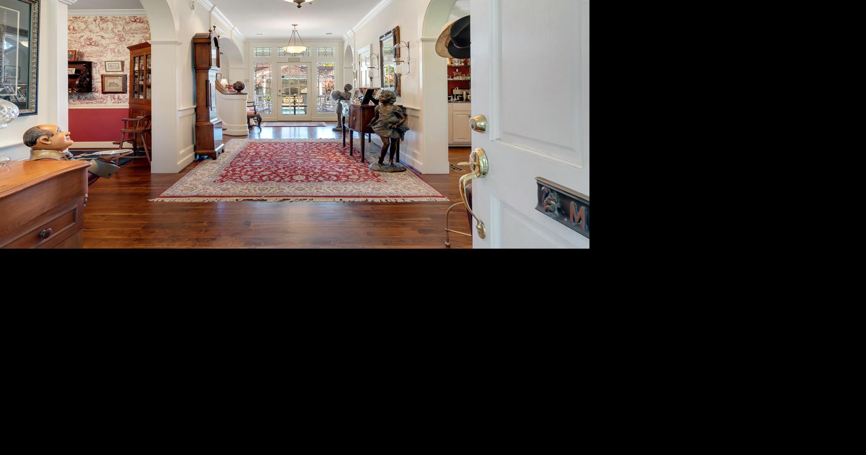 Custom build Fivebedroom Oakview Estates home is unlike any other in