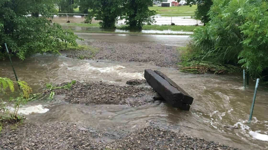 Flood Waters Rise In Coweta Rescues Made News Tulsaworld Com