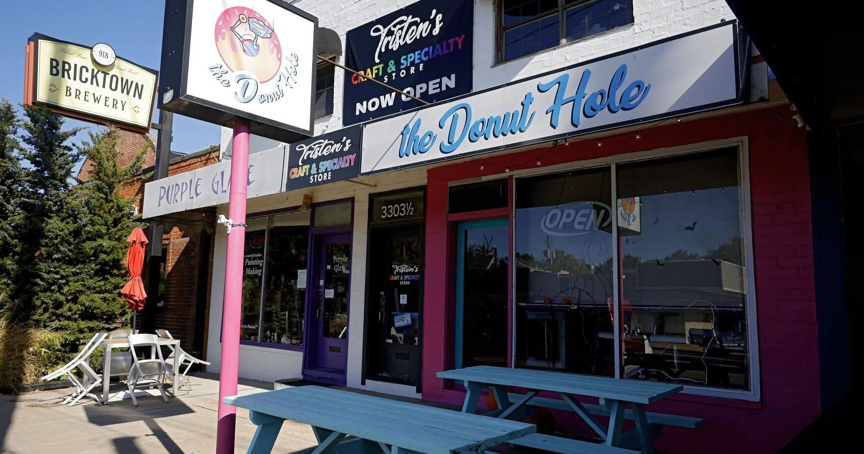 Judge: Man accused in doughnut shop arson must remain in jail pending trial - Vimarsana News