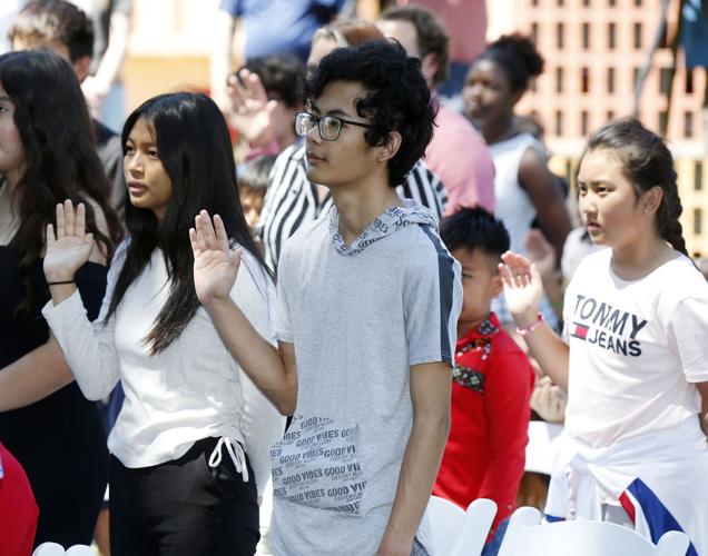 070122-tul-nws-naturalize-p3