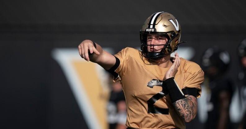 Cushing's Blaze Berlowitz in competition for quarterback job at Vanderbilt