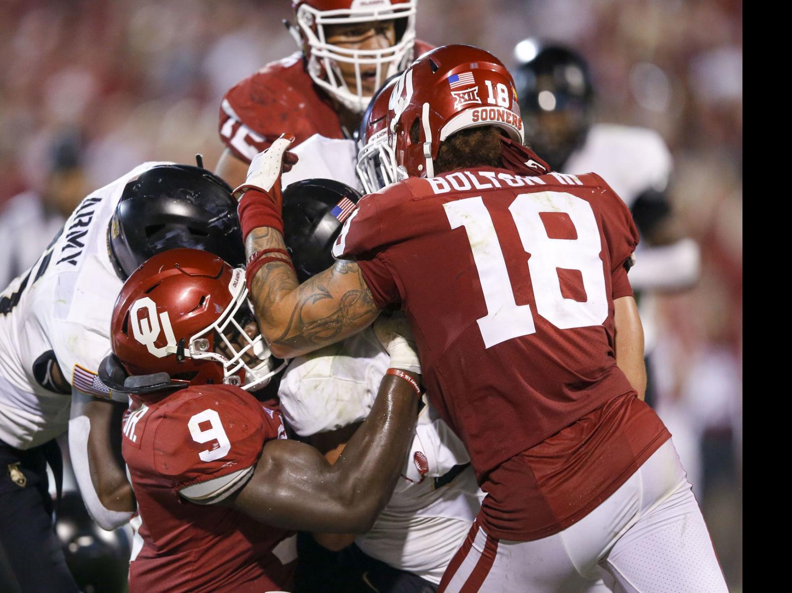 Ou Football Kenneth Murray Named Walter Camp National Player Of