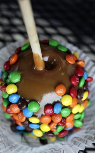 M&M Caramel Apple – Kopper Kettle Candies