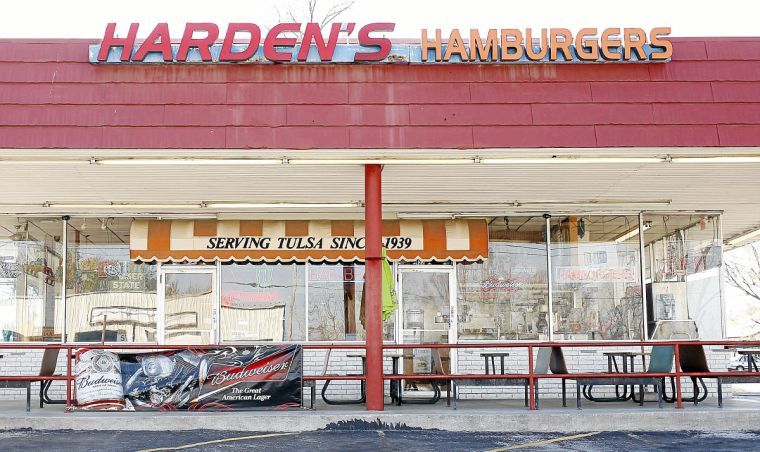 Review Harden S Hamburgers Keeps Iconic Flavors Under New Owners Food Cooking Tulsaworld Com