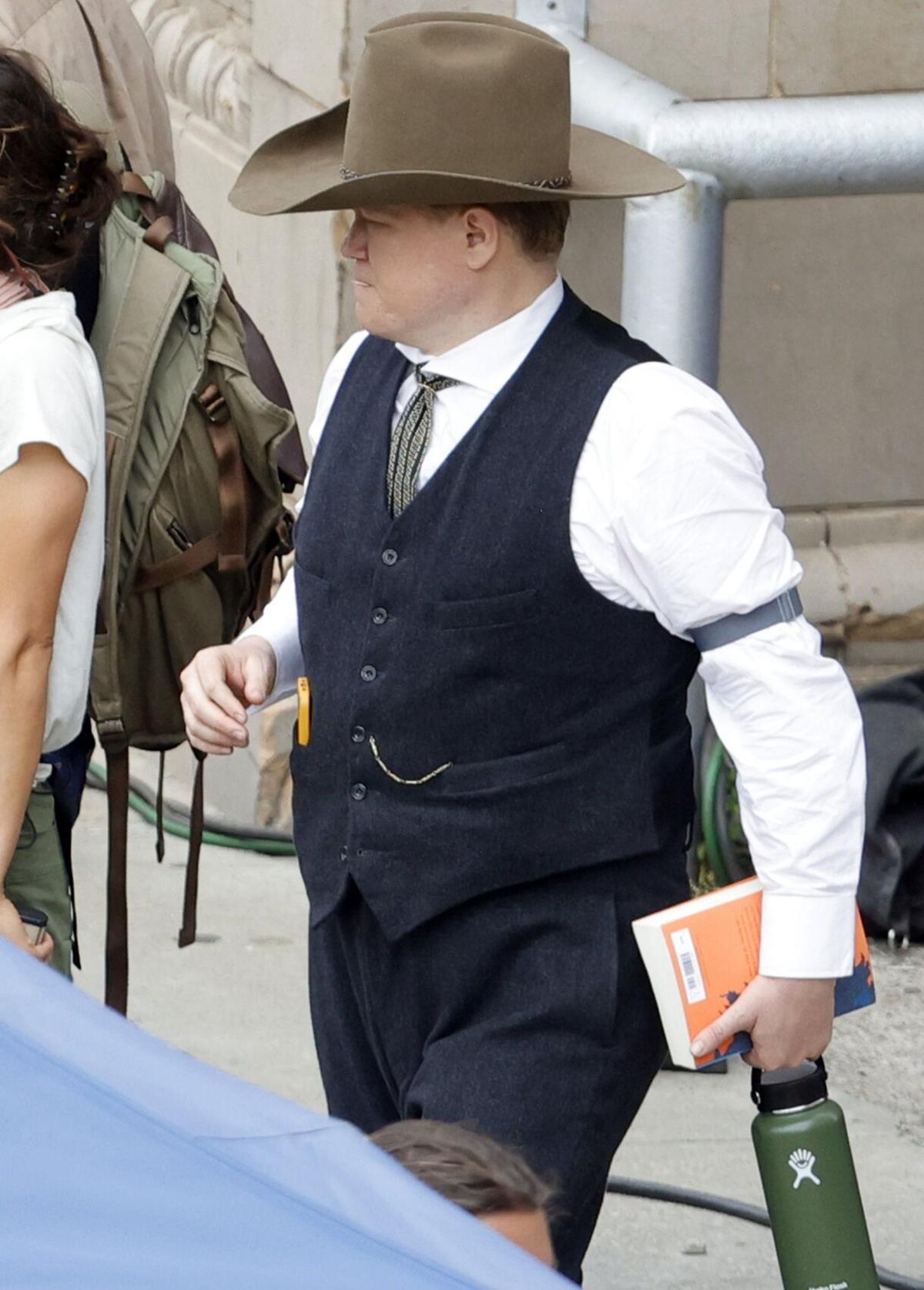 'Killers of the Flower Moon' filming draws stars, onlookers to downtown