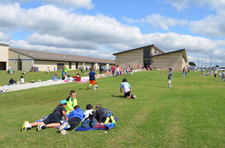 Glenpool students celebrate end of school with solar cookoff