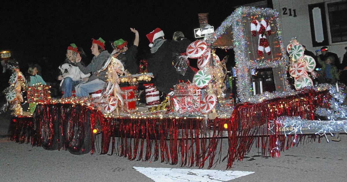 Sand Springs Christmas parade entries sought; theme is 'The Joy of Giving'