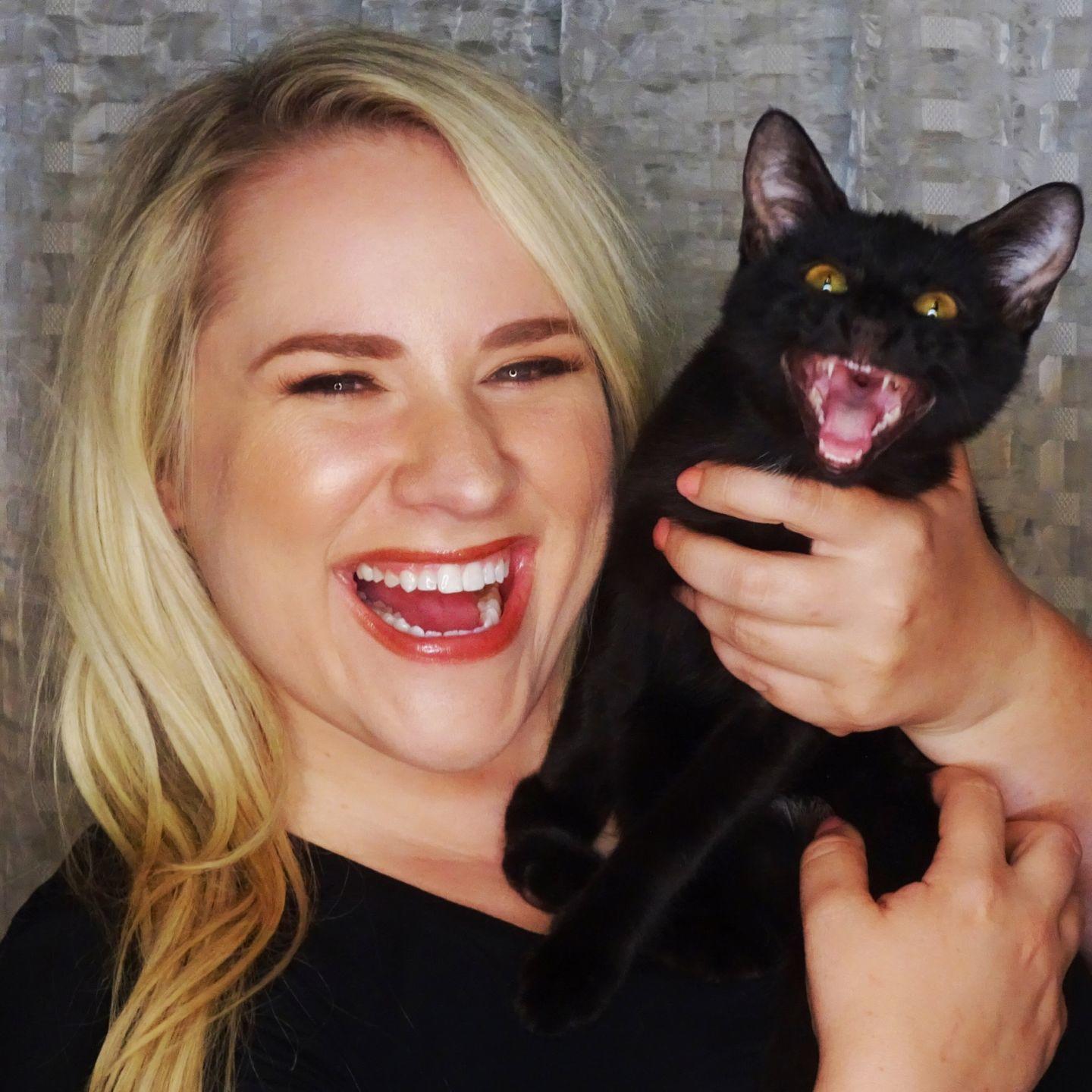 Mike Strain A Cat Woman And A Stand Up Comedian Here S A Peek Inside Our Newsroom Columnists Tulsaworld Com