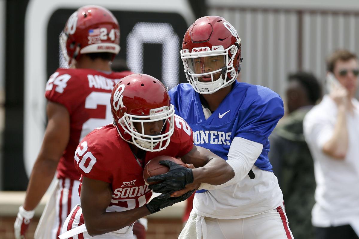 College World Series: Former Sooners star Kyler Murray speaks to OU baseball  before its Game 1 matchup with Texas A&M, Sports