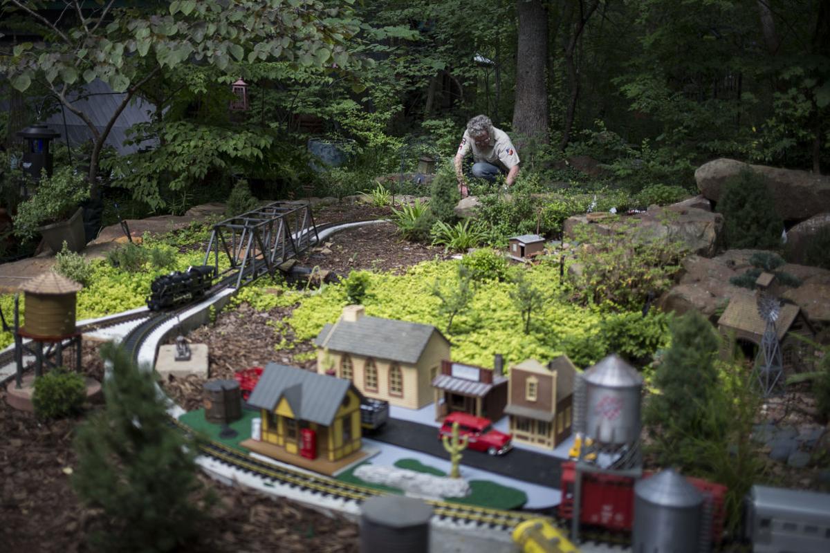 Tulsa Garden Railroad Tour Merges Love Of Plants Trains