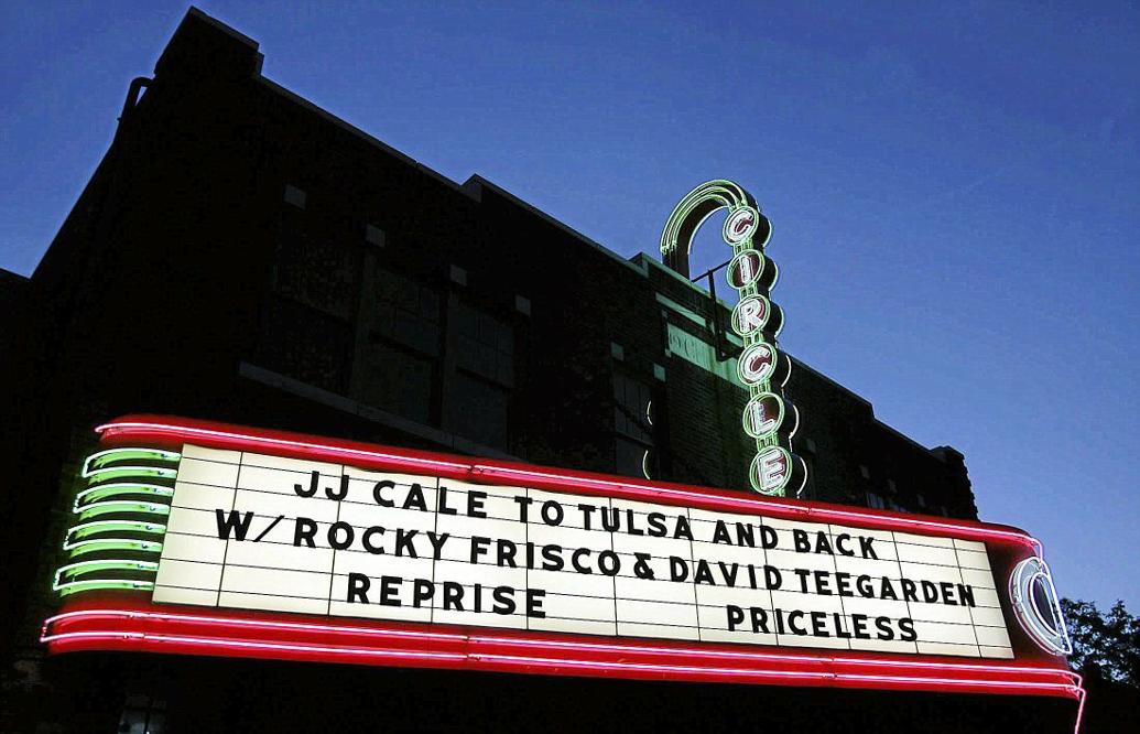 Throwback Tulsa: Our favorite Tulsa landmark signs