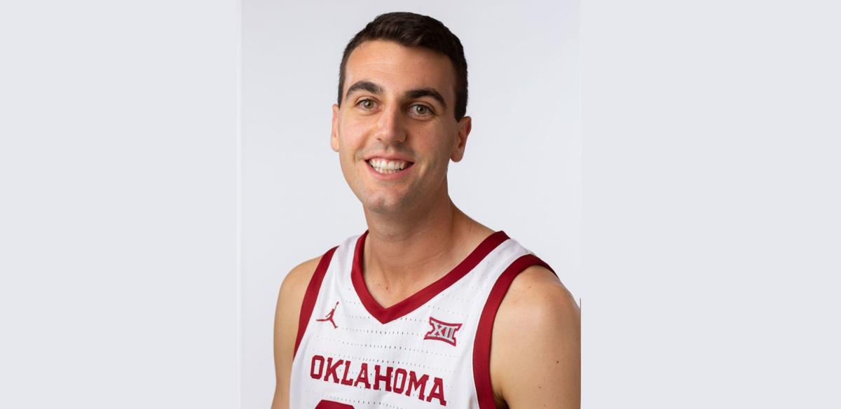 Ou Men S Basketball High Scoring Austin Reaves Riding Waves Of