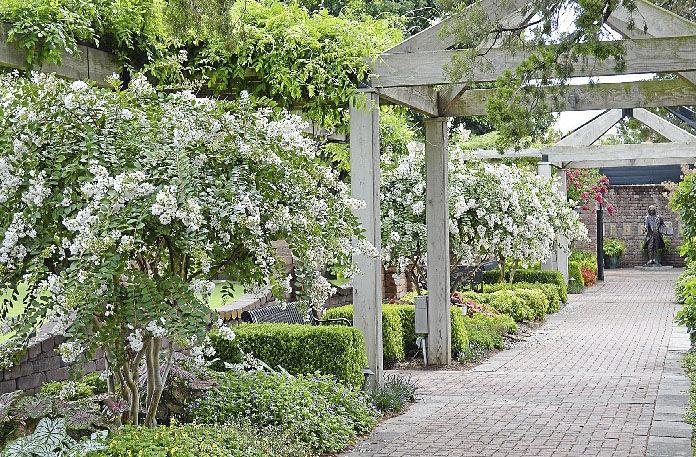 Volunteers Sought To Help At Linnaeus Teaching Garden