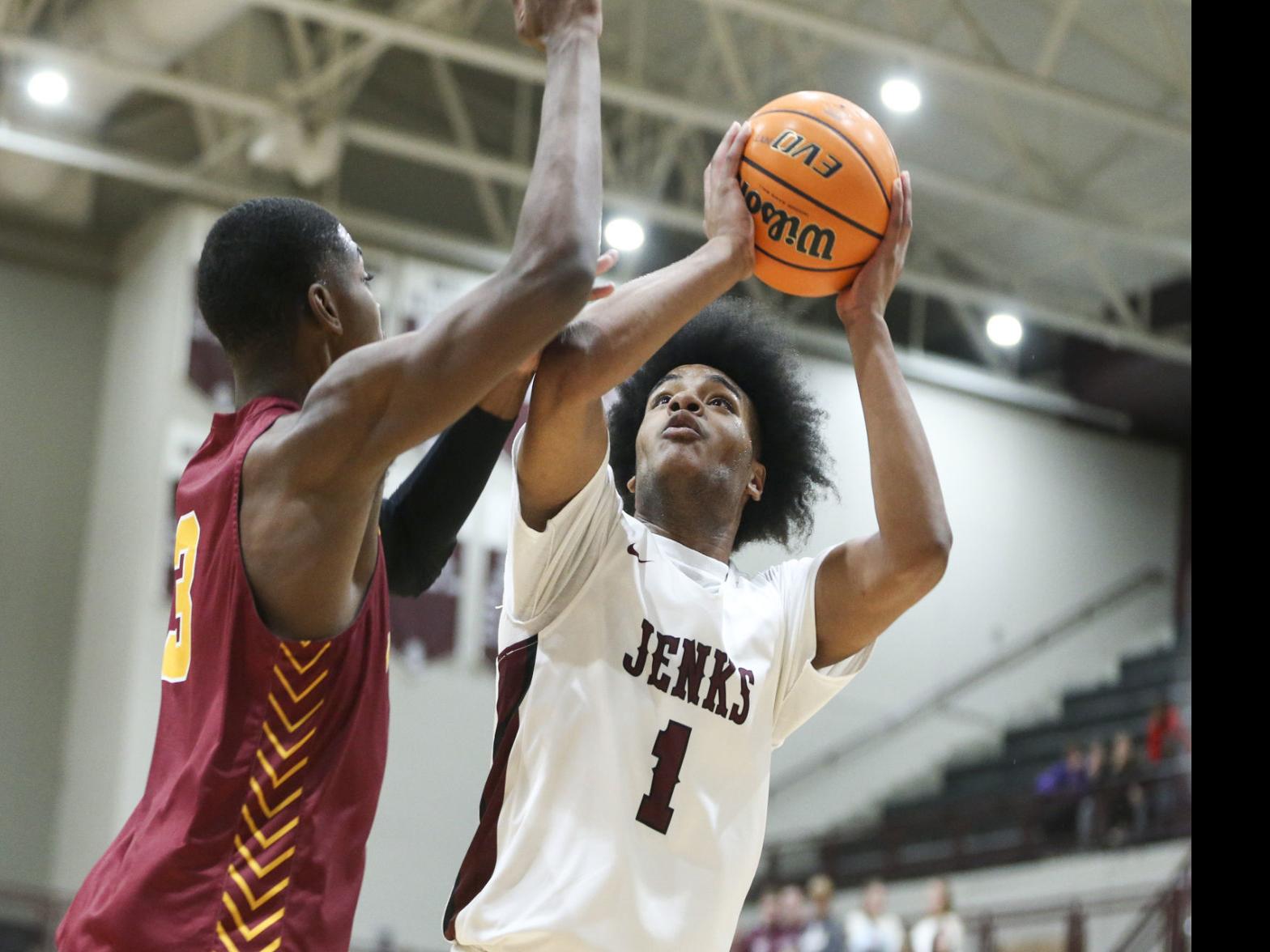 High School Basketball Trojans Redskins Advance To Jenks Union