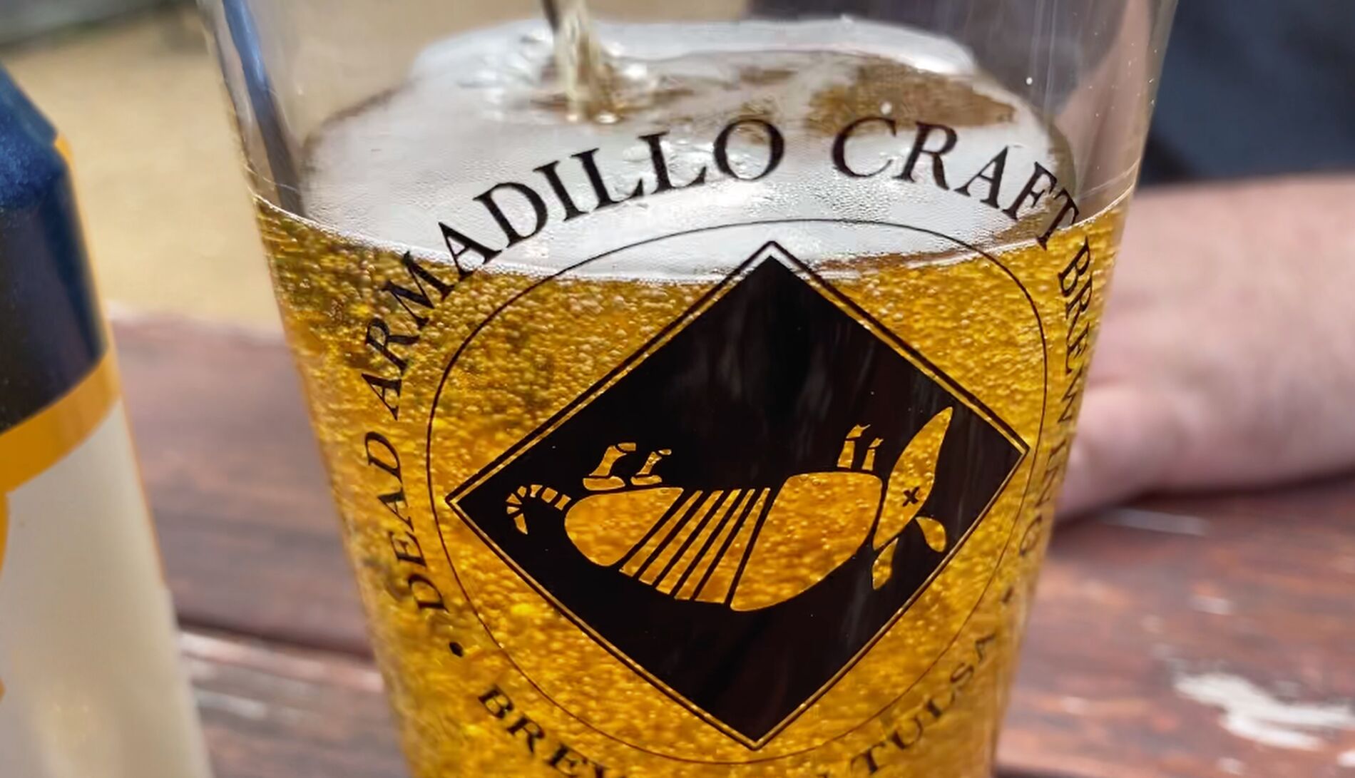 Details about   ONE Silver Logo Dead Armadillo Brewing Co Tulip Shaped Beer Glass Pint OKlahoma 