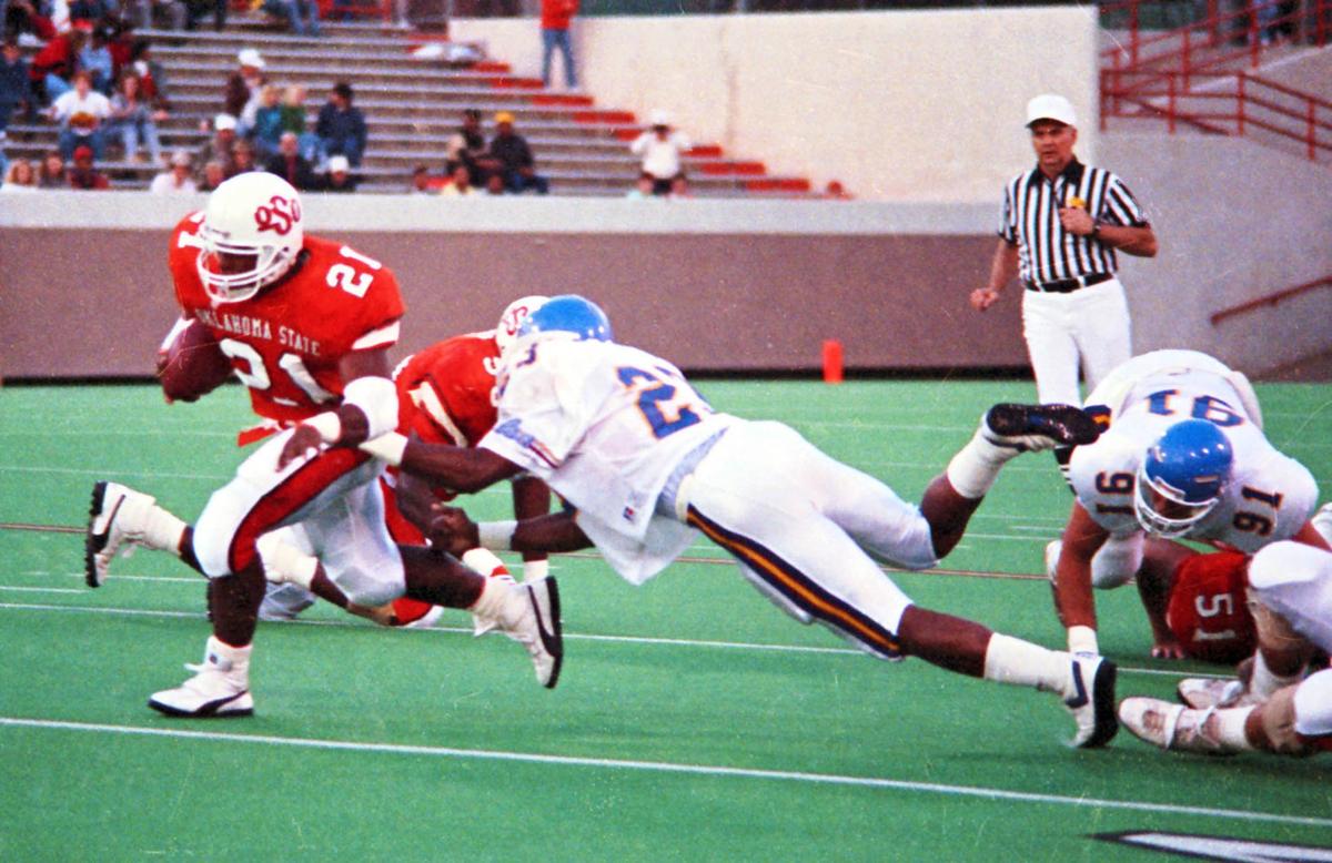 Barry Sanders to be inducted into OSU Ring of Honor; will become first OSU  player with a statue