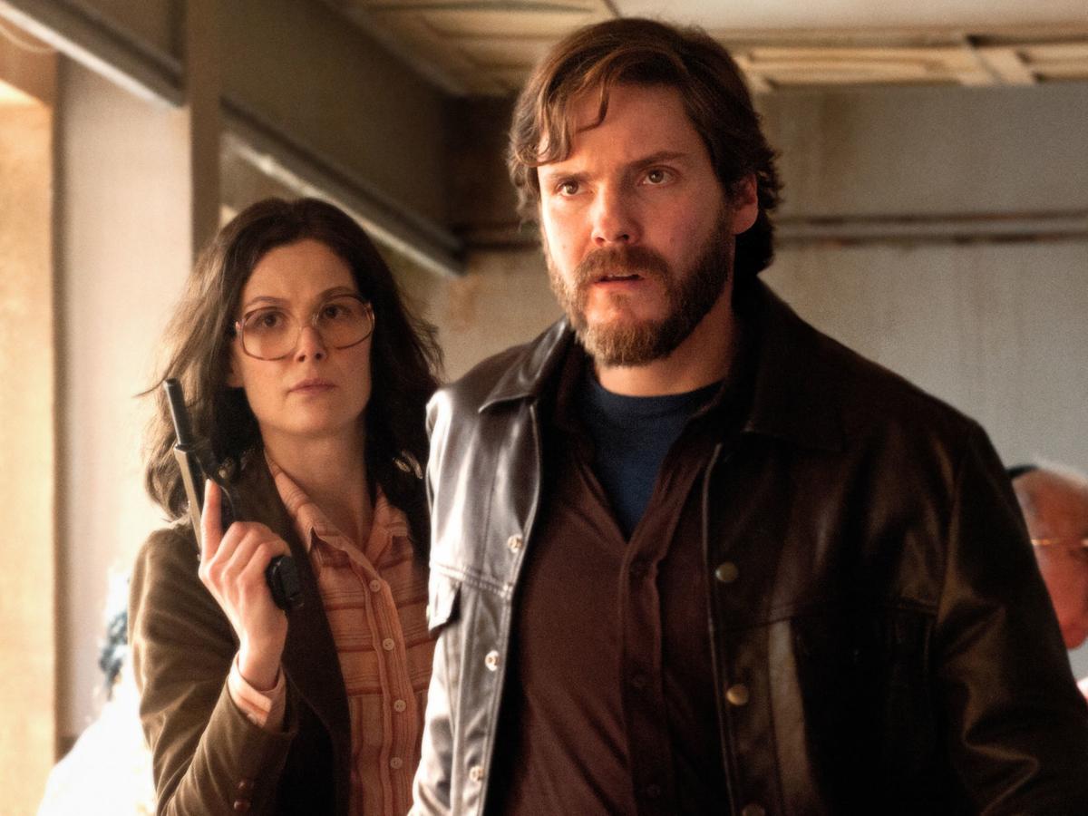 Movie Review 7 Days In Entebbe Feels Like Being Taken Hostage For Two Hours Movies Tulsaworld Com Wondering if the jacket is ok for your kids? movie review 7 days in entebbe feels