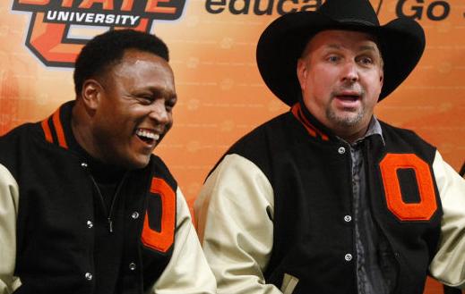 Garth Brooks wore a jersey supporting Bernie Sanders?