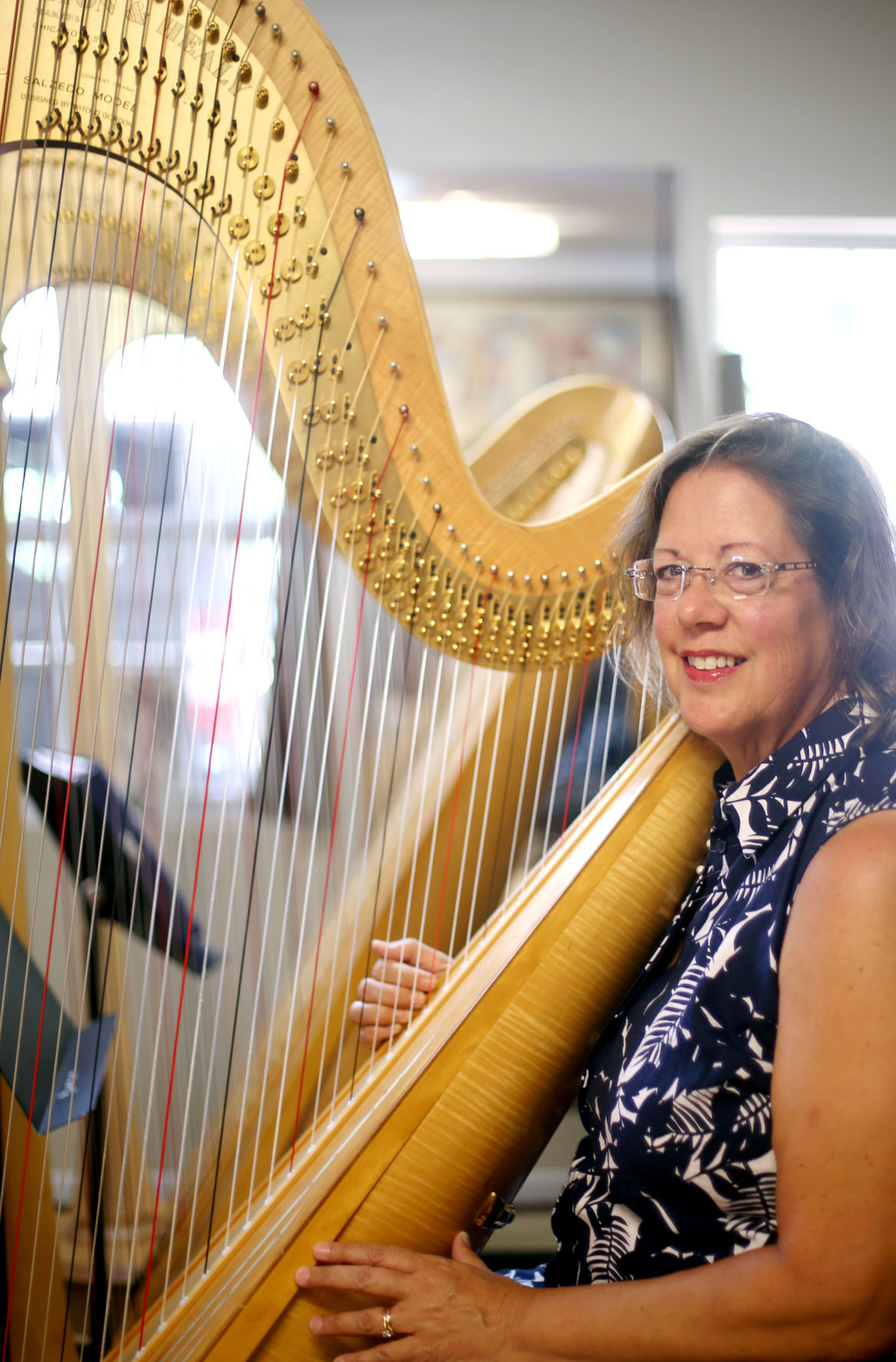 Midwest Harp Festival director plays farewell performance