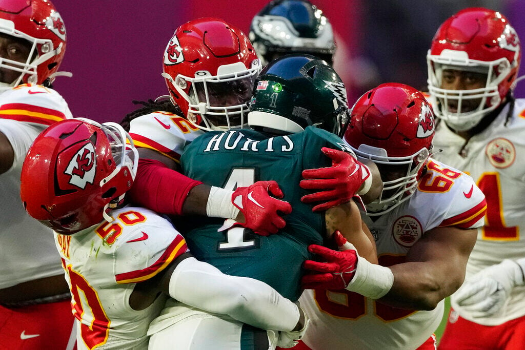 Super Bowl flag helps Kansas City Chiefs edge Philadelphia Eagles