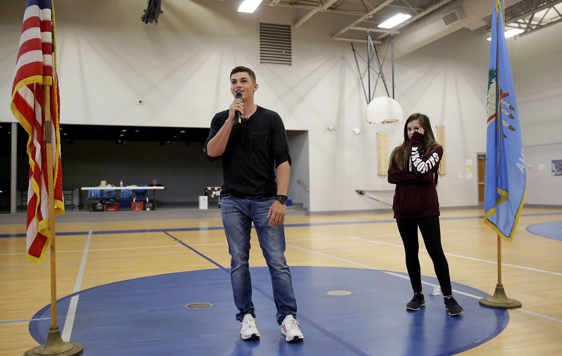 Sapulpa middle schooler gets surprise reunion with military brother