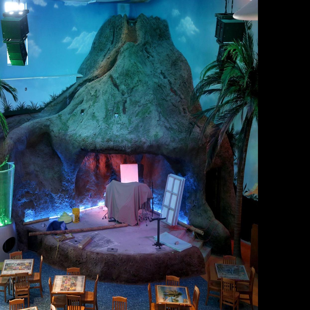 Table Talk Jimmy Buffett S Margaritaville Restaurant Less Than Two Weeks From Opening Dining Tulsaworld Com