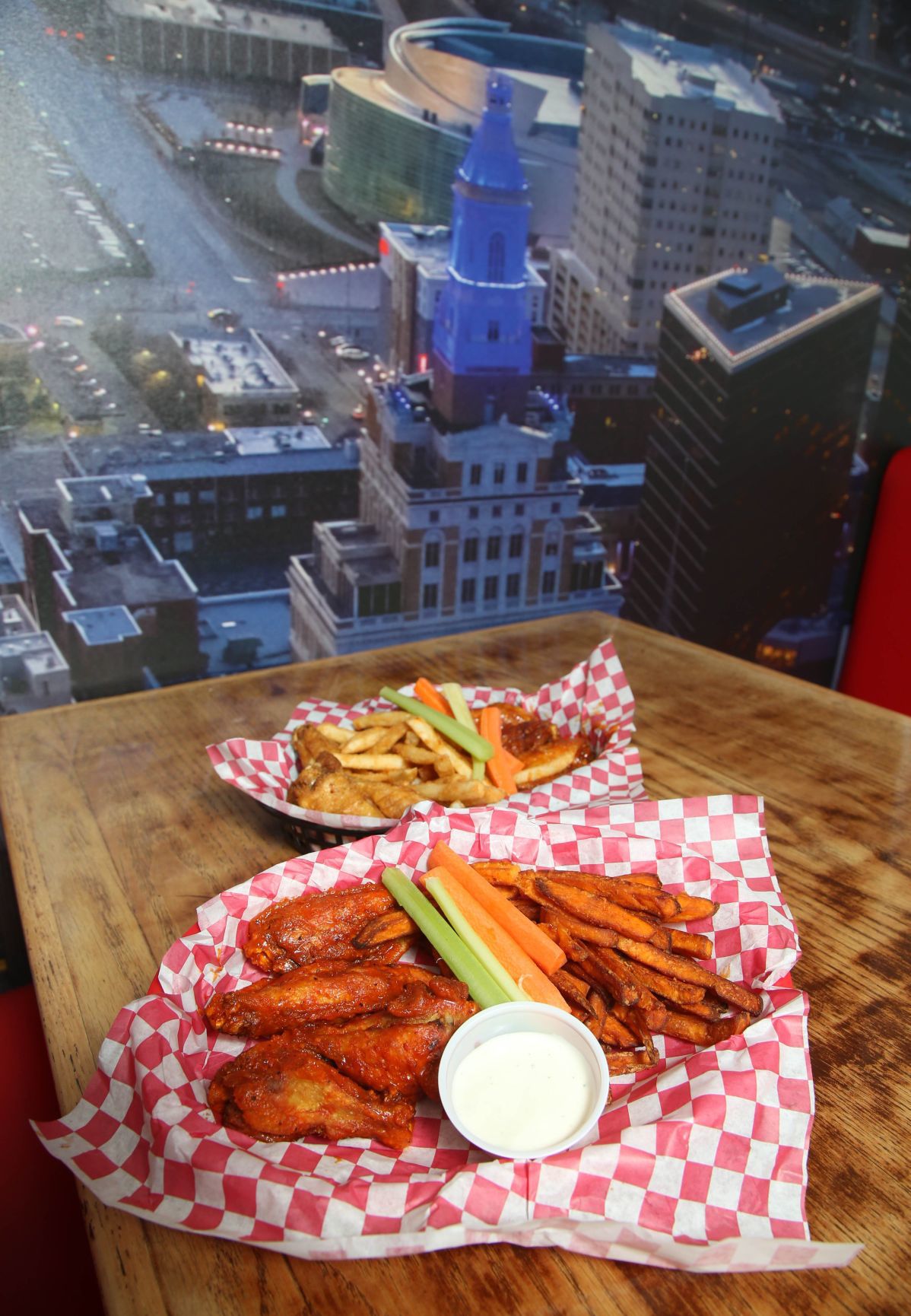 Mack's Wings off to flying start in north Tulsa Dining