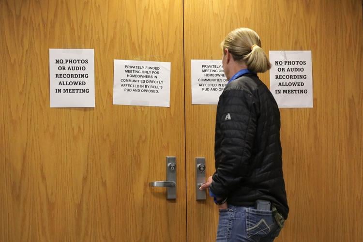 121821-tul-nws-bellsmeeting-p1