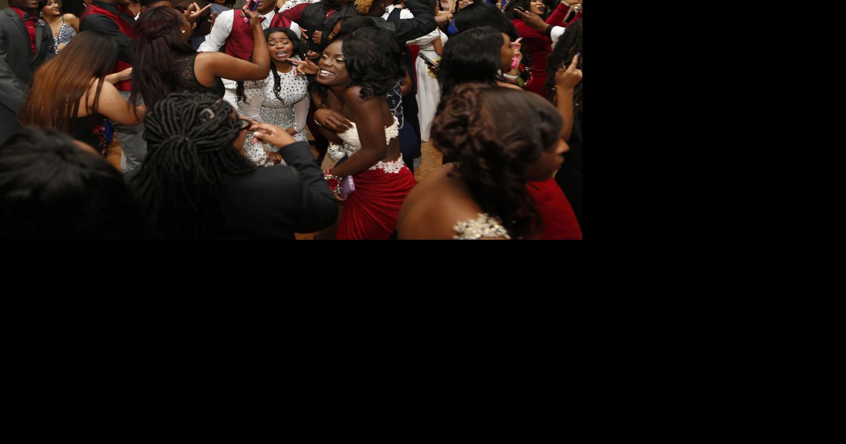 Photo Gallery: Memorial High School prom