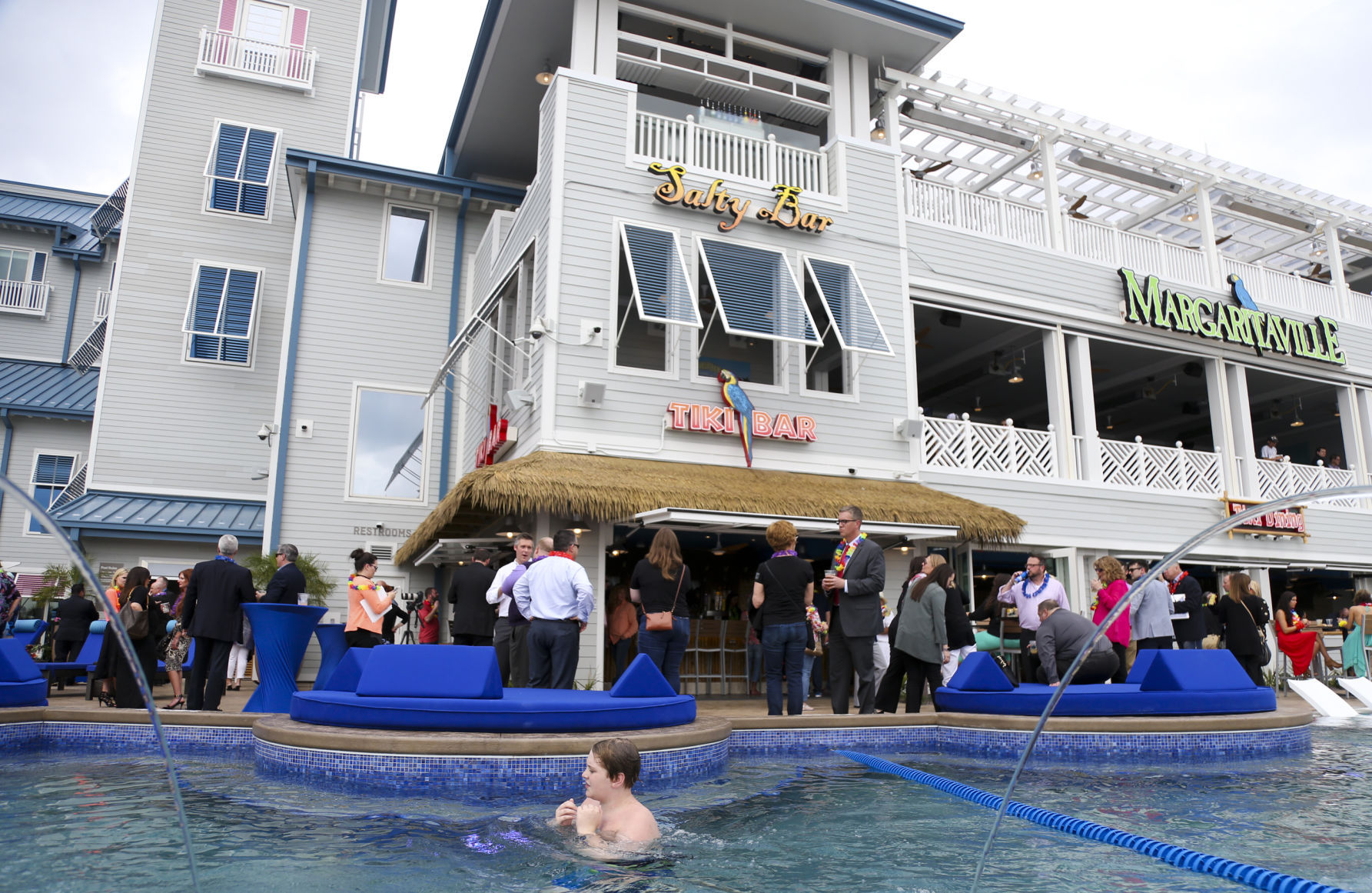 river spirit hotel and casino pool