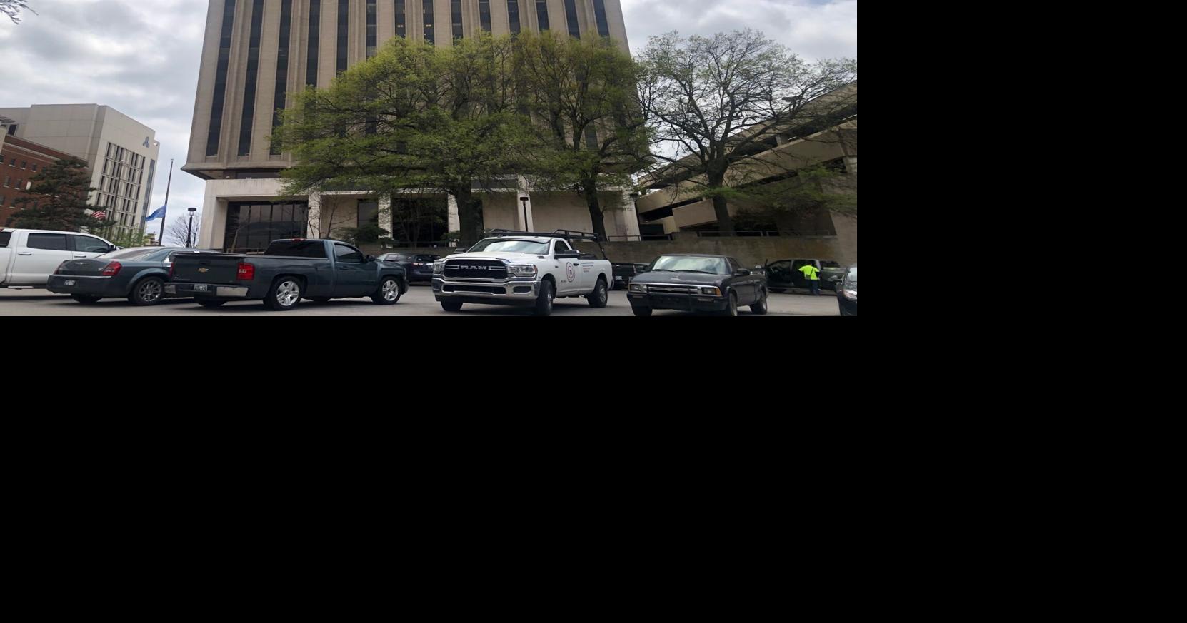 Bomb squad clears Sen. Inhofe's Tulsa office as a precaution