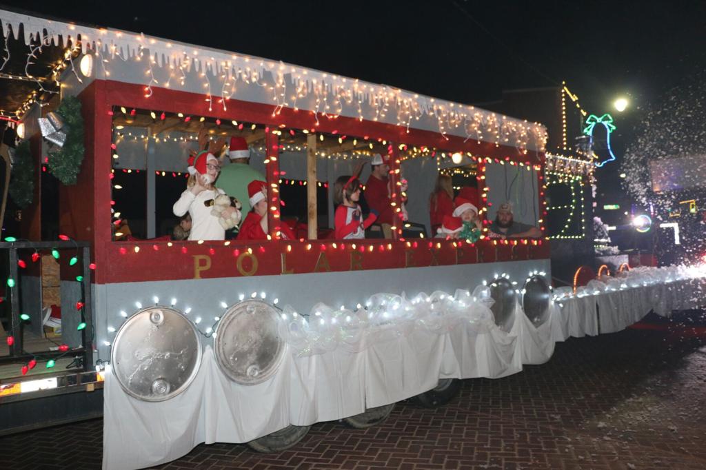 Sand Springs Christmas Parade 2022 Photos: Sand Springs Festival Of Lights Christmas Parade 2021 | News |  Tulsaworld.com