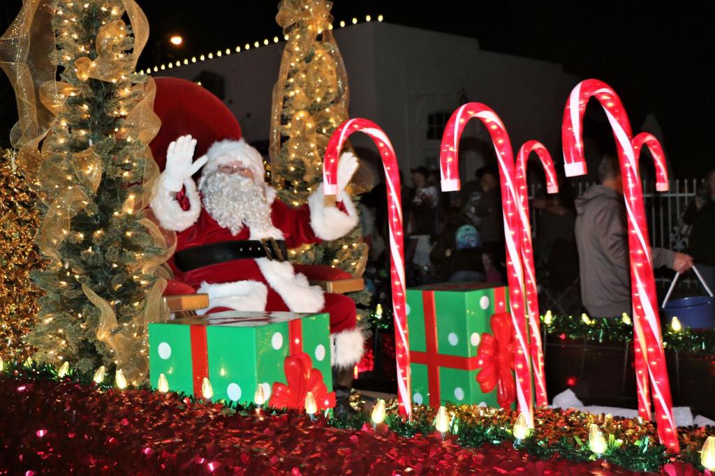 Sand Springs Christmas Parade 2022 Photos: Sand Springs Festival Of Lights Christmas Parade 2021 | News |  Tulsaworld.com