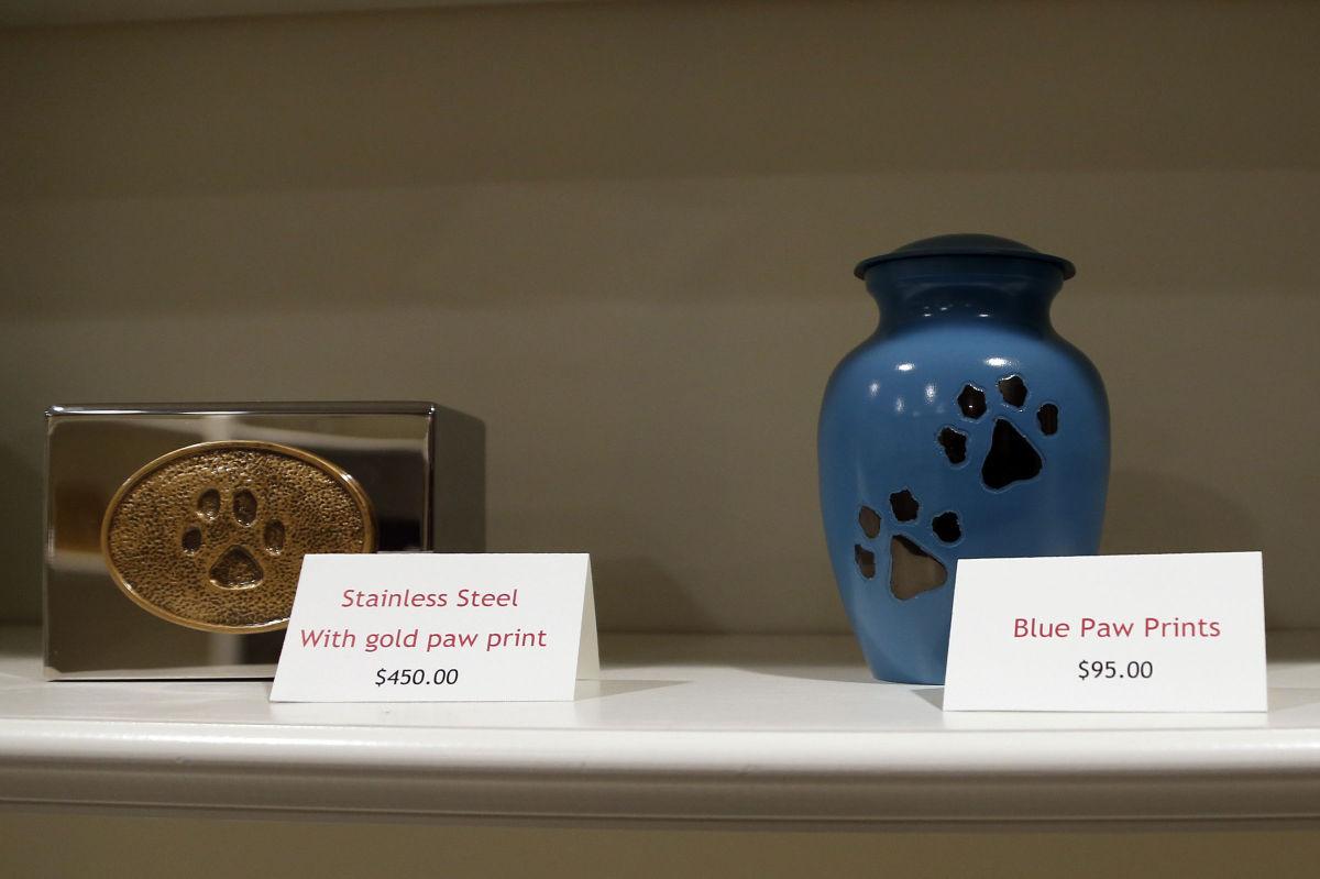 Pet Funeral Home Eases Grief Of Animal Lovers Business News Tulsaworld Com