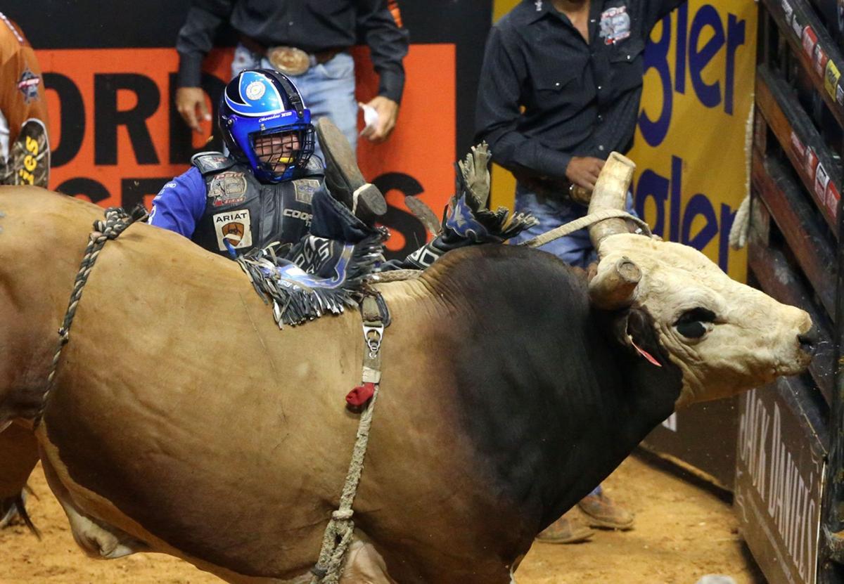 Texan Cooper Davis sweeps Tulsa PBR for second straight victory