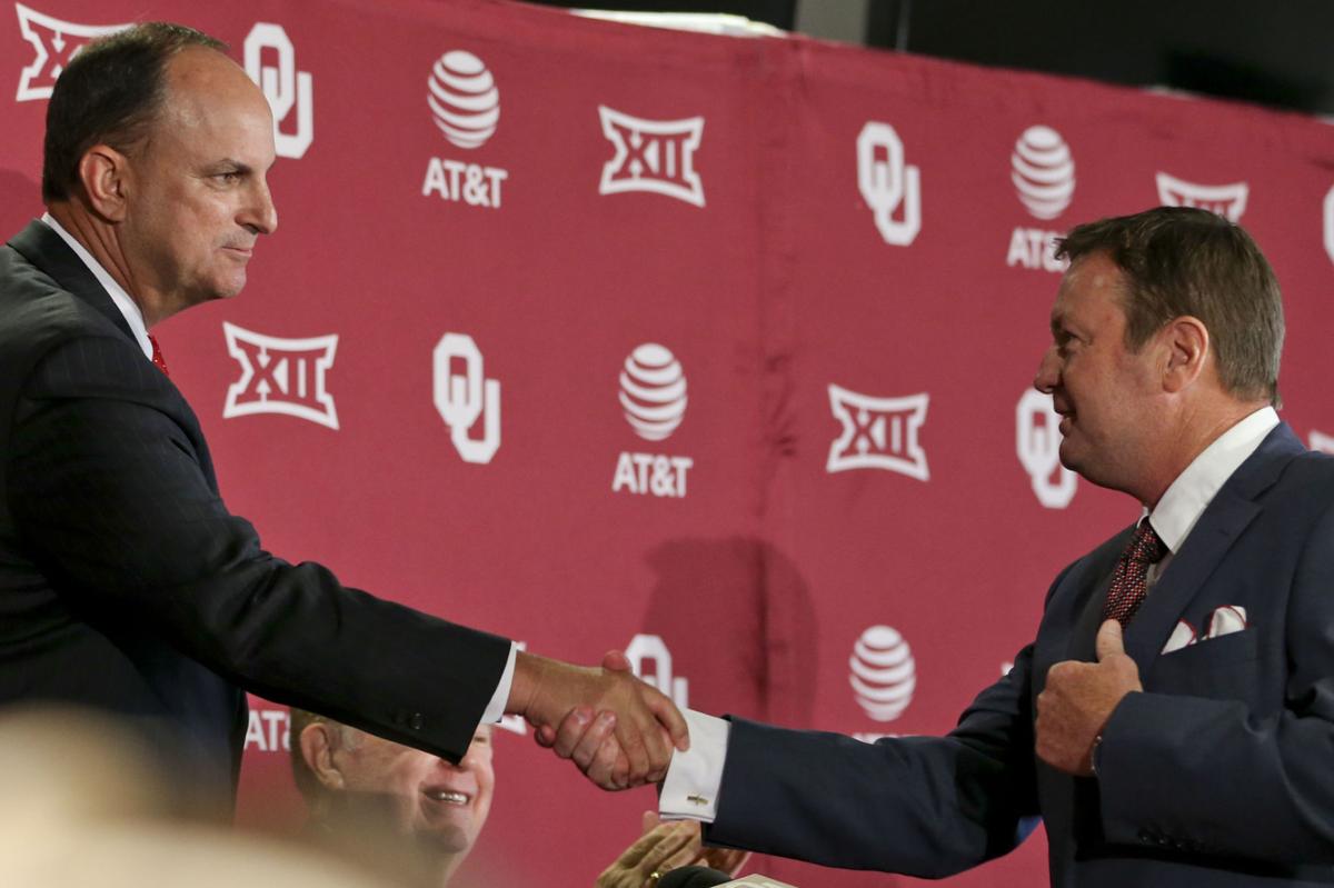Ou Football Bob Stoops Confident In Handing Baton Off To Lincoln Riley Ousportsextra Tulsaworld Com
