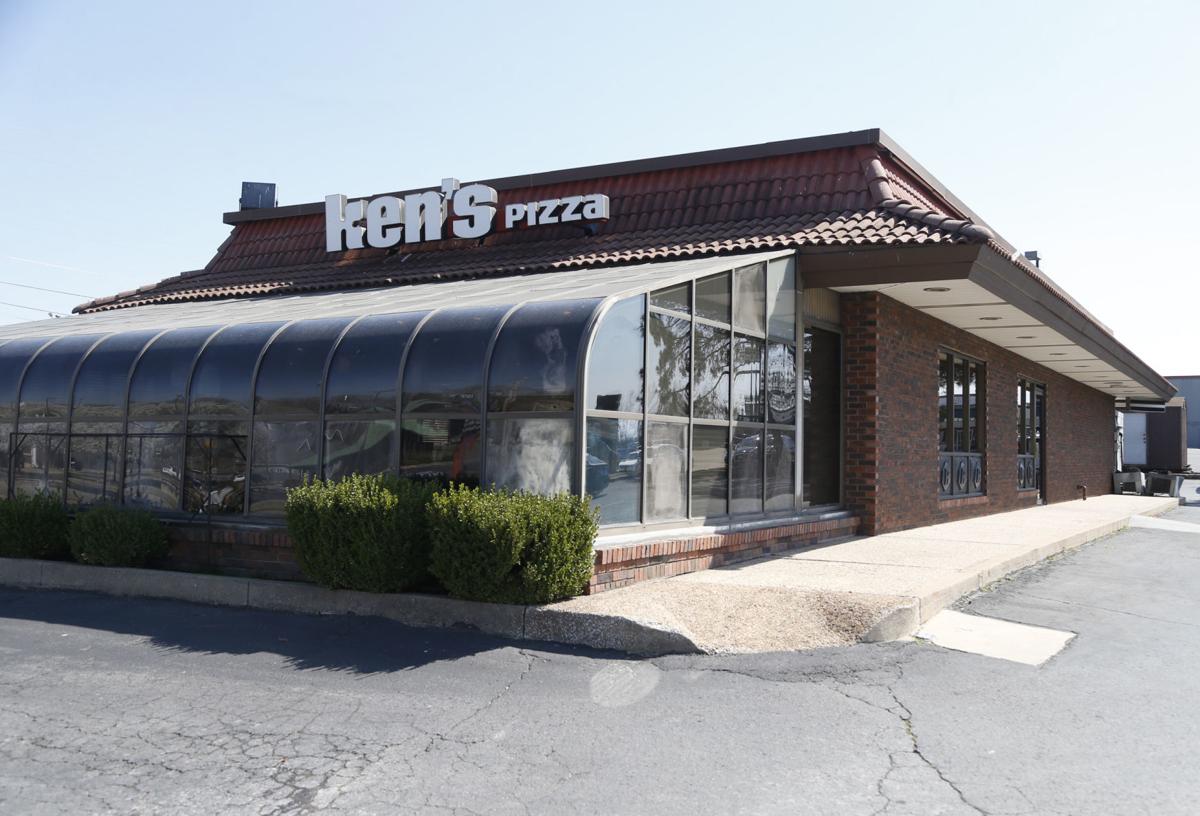 Grab a slice of Ken's Pizza and a TasteeFreez cone — these places still exist!