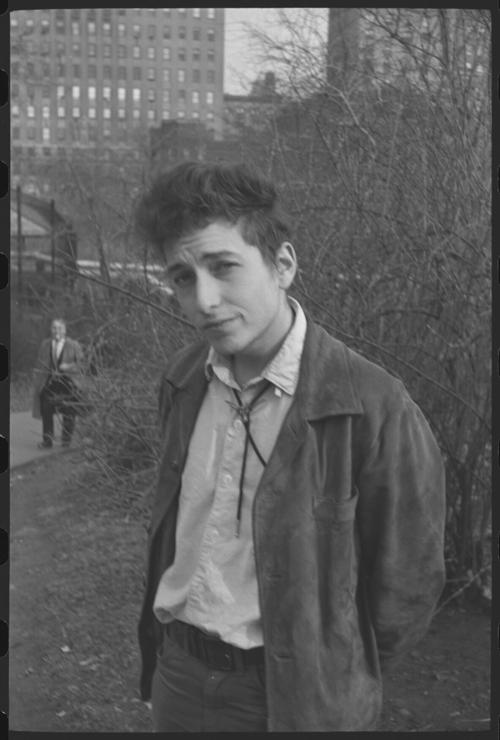 Bob Dylan In Central Park in 1963 - Gloria Stavers