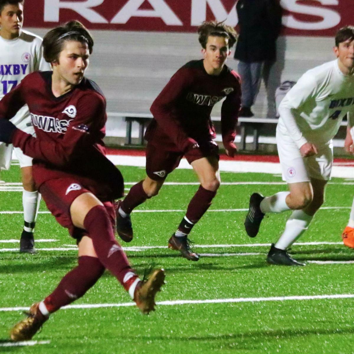 Owasso Soccer Ram Boys Led By 21 Member Senior Class Sports Tulsaworld Com