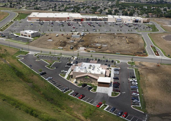 this aerial view near the broken arrow expressway and 71st street shows the new olive garden restaurant in the foreground and the shops at broken arrow in - Olive Garden Broken Arrow this aerial view near the broken arrow expressway and 71st street shows the new olive garden restaurant in the foreground and the shops at broken arrow in - Olive Garden Broken Arrow
