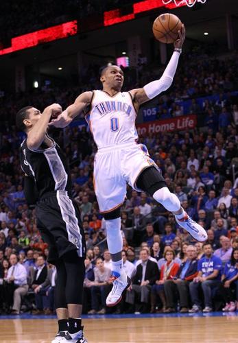 Duncan and Spurs Rout Thunder in Game 1 - The New York Times