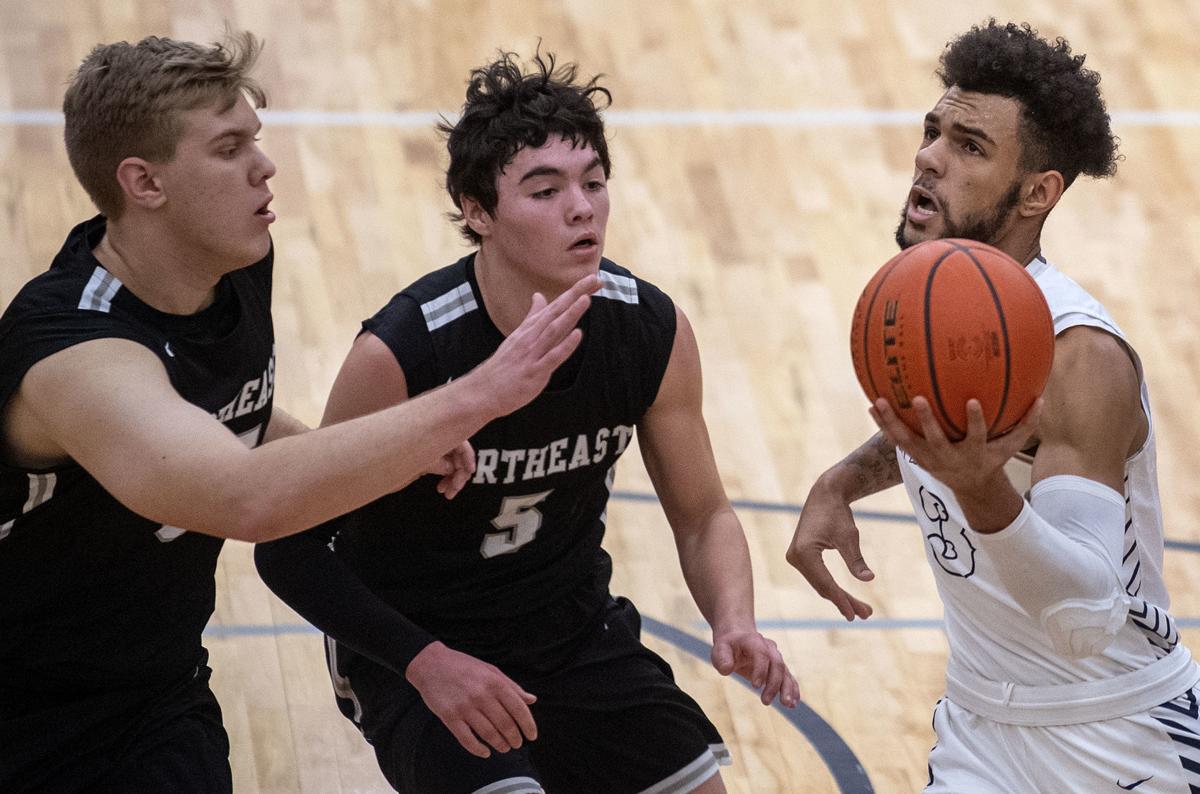 Four Star Men S Basketball Recruit Donovan Williams Commits To