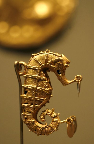 Mayan gold artifacts