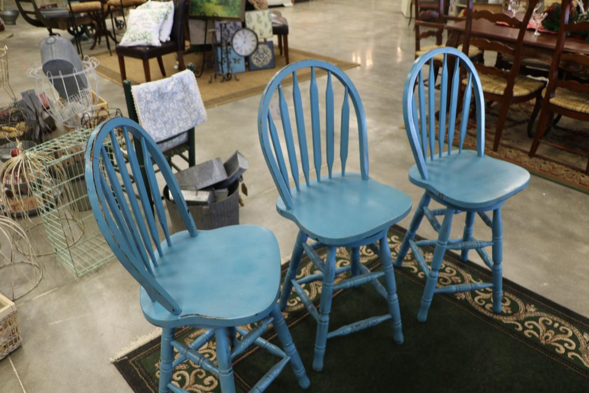 The Turquoise Couch Owasso S New Consignment Store Offers Wide Collection Of Furniture Home Decor Items News Tulsaworld Com