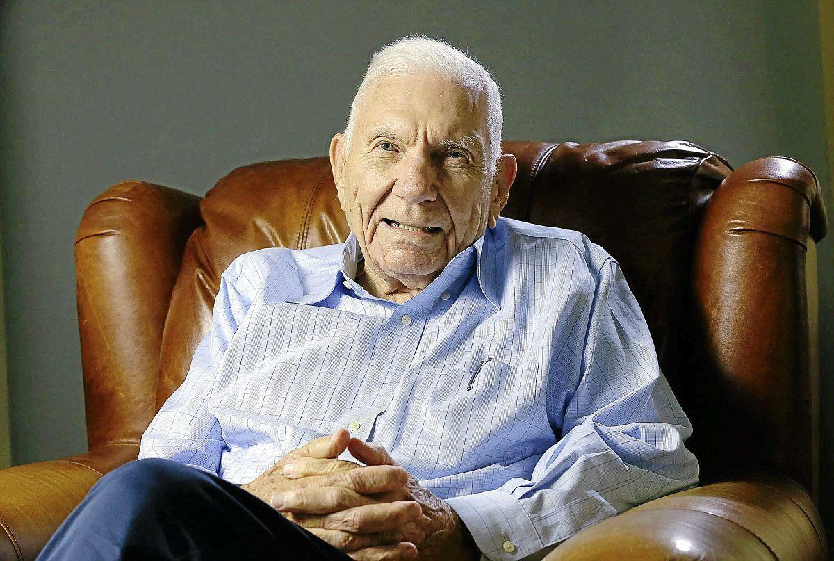 World War II veteran Donald Myers dies at 92; remembered as inspiration