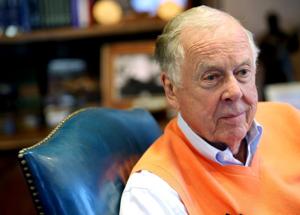 T. Boone Pickens closes energy hedge fund, cites diminishing health