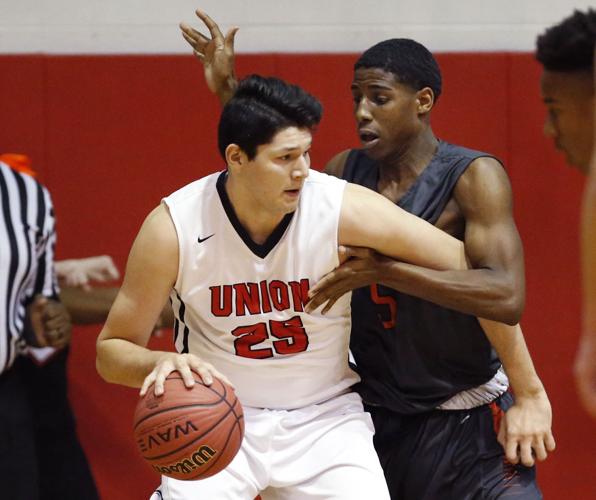 High schools: Ethan Chargois leads Union over BTW in Class 6A area  tournament